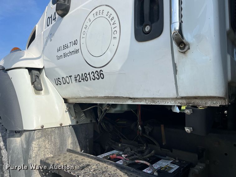 image for item LA9945 2006 International 7700  log loader truck