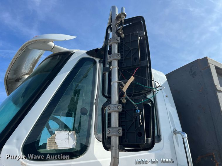 image for item LA9945 2006 International 7700  log loader truck