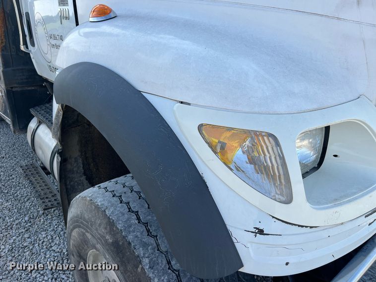 image for item LA9945 2006 International 7700  log loader truck