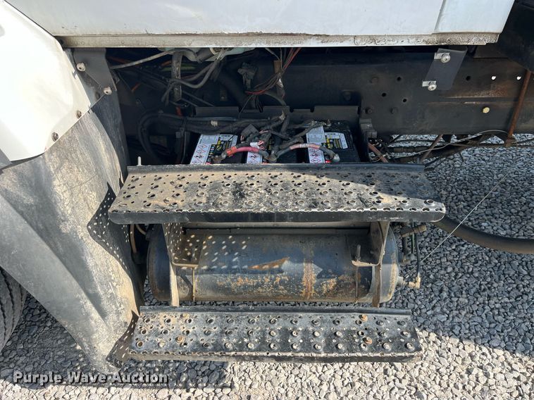 image for item LA9945 2006 International 7700  log loader truck