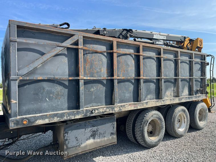 image for item LA9945 2006 International 7700  log loader truck