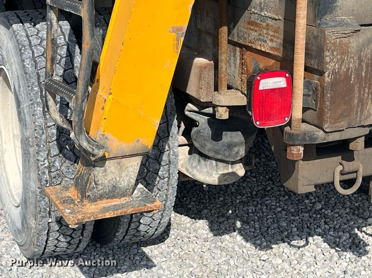 image for item LA9945 2006 International 7700  log loader truck