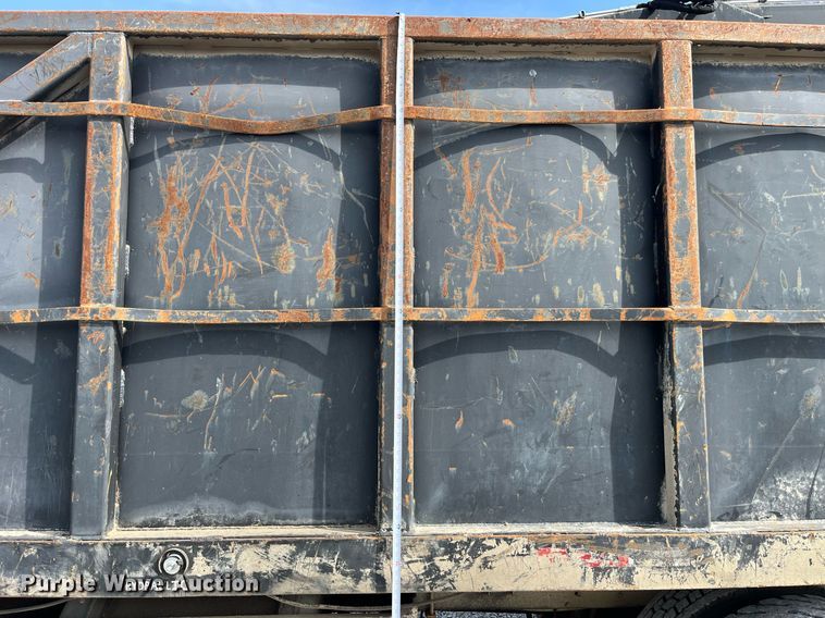 image for item LA9945 2006 International 7700  log loader truck