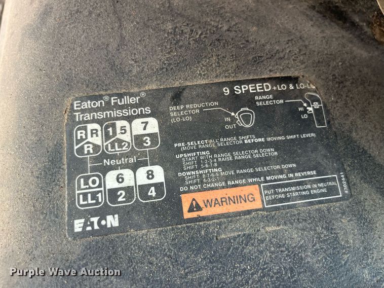 image for item LA9945 2006 International 7700  log loader truck