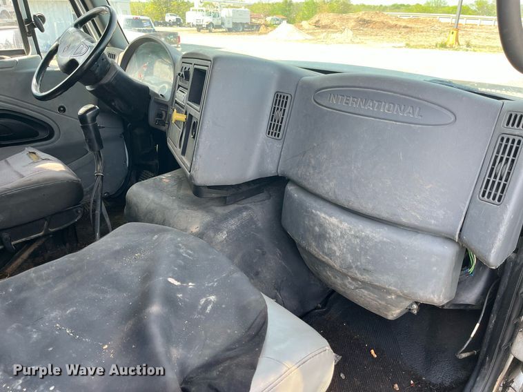 image for item LA9945 2006 International 7700  log loader truck