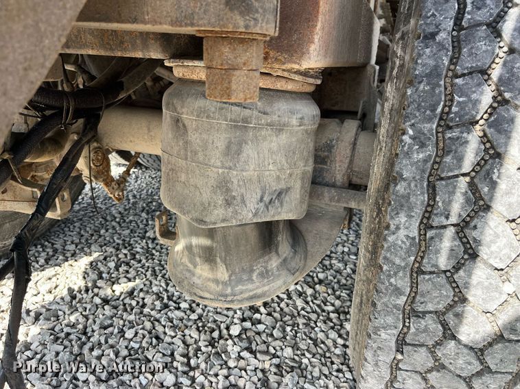 image for item LA9945 2006 International 7700  log loader truck