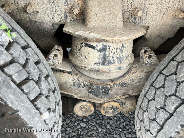 image for item LA9945 2006 International 7700  log loader truck