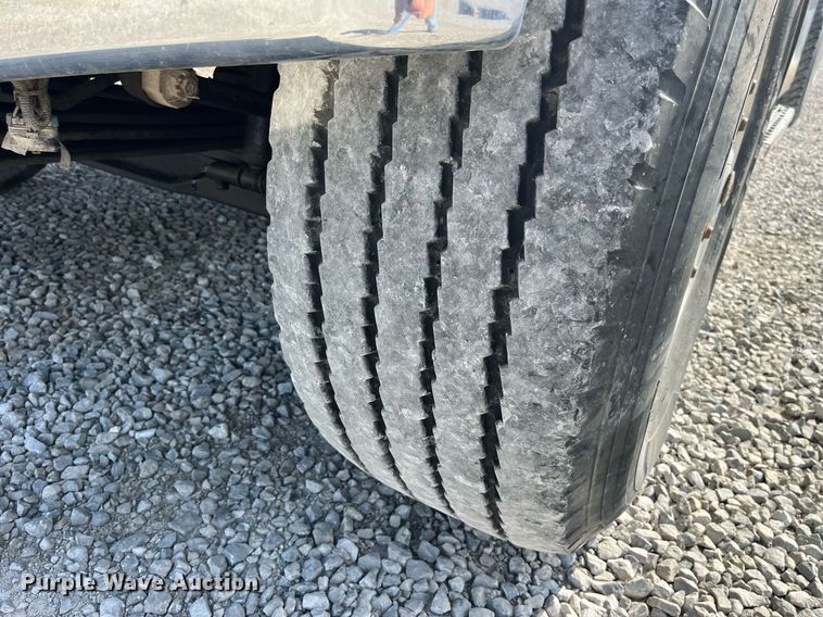 image for item LA9945 2006 International 7700  log loader truck