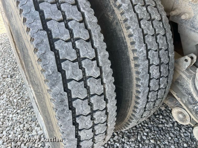 image for item LA9945 2006 International 7700  log loader truck