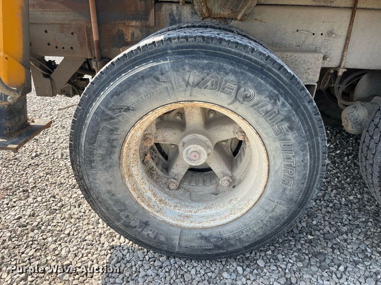 image for item LA9945 2006 International 7700  log loader truck