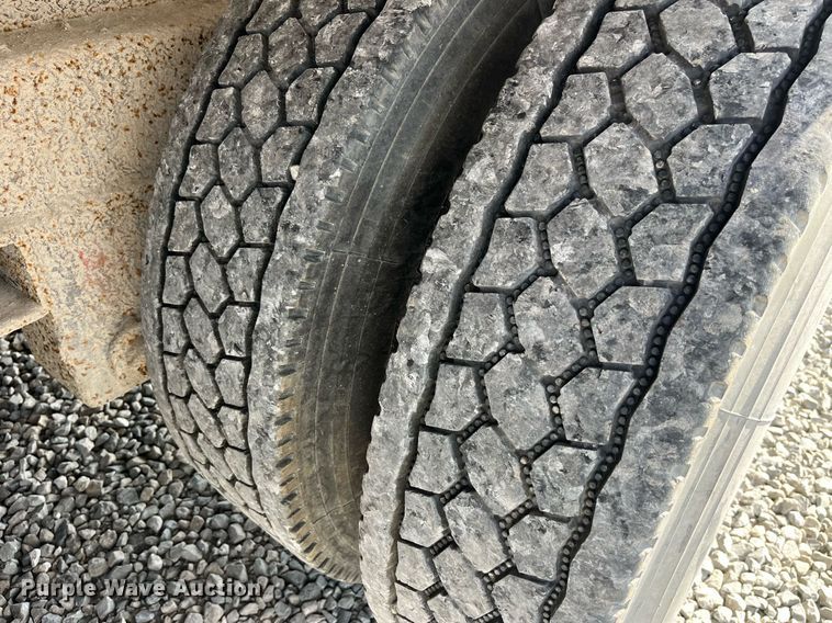 image for item LA9945 2006 International 7700  log loader truck