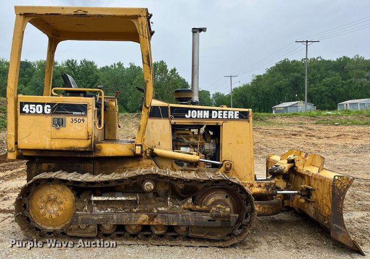 image for item LA9952 1996 John Deere 450G  dozer