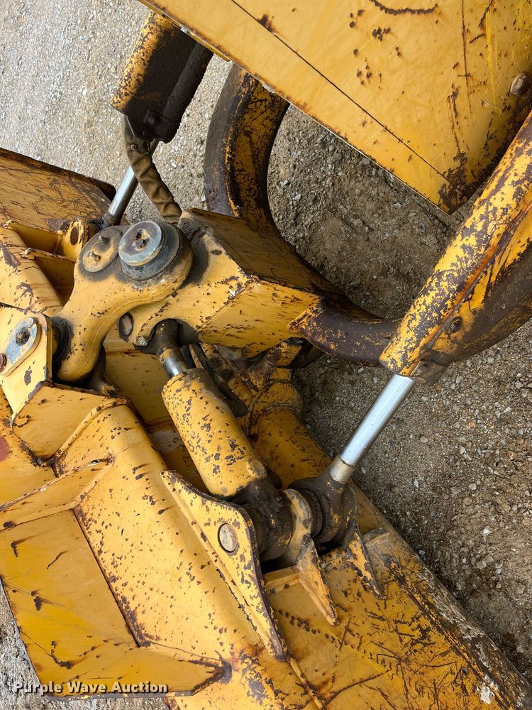 image for item LA9952 1996 John Deere 450G  dozer