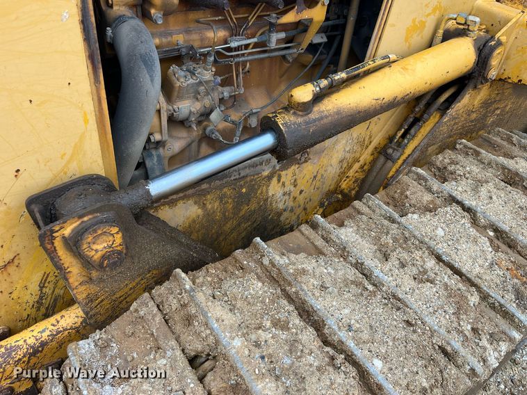 image for item LA9952 1996 John Deere 450G  dozer