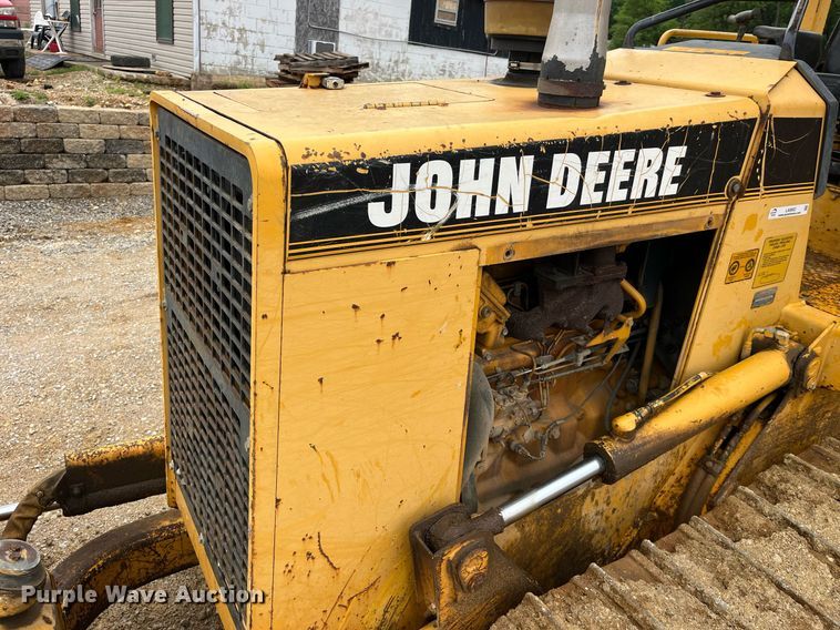 image for item LA9952 1996 John Deere 450G  dozer