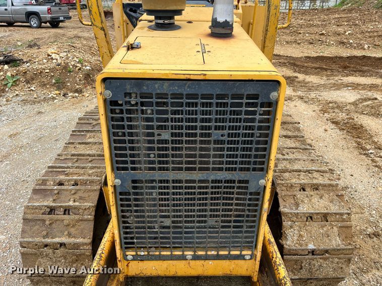 image for item LA9952 1996 John Deere 450G  dozer