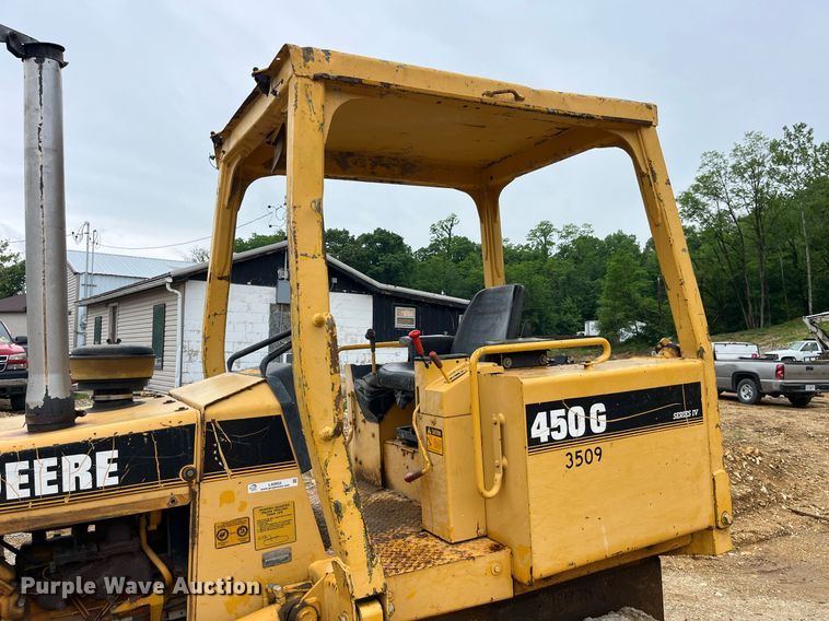 image for item LA9952 1996 John Deere 450G  dozer