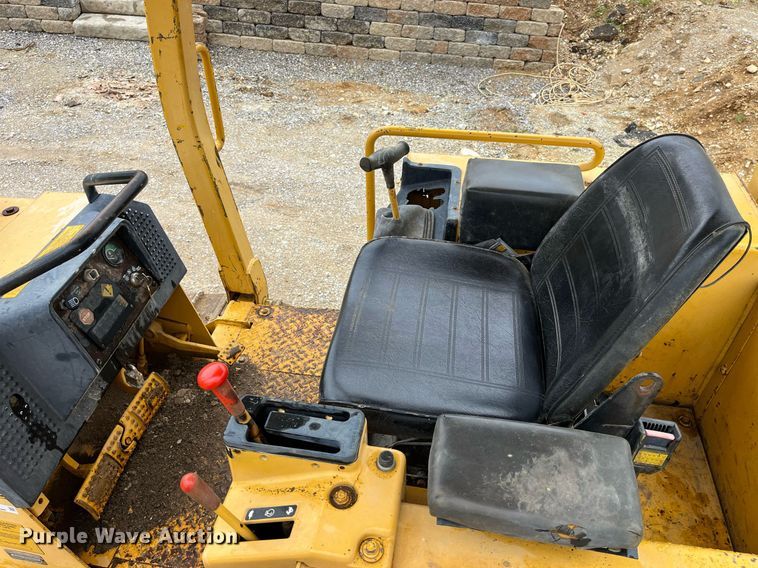 image for item LA9952 1996 John Deere 450G  dozer