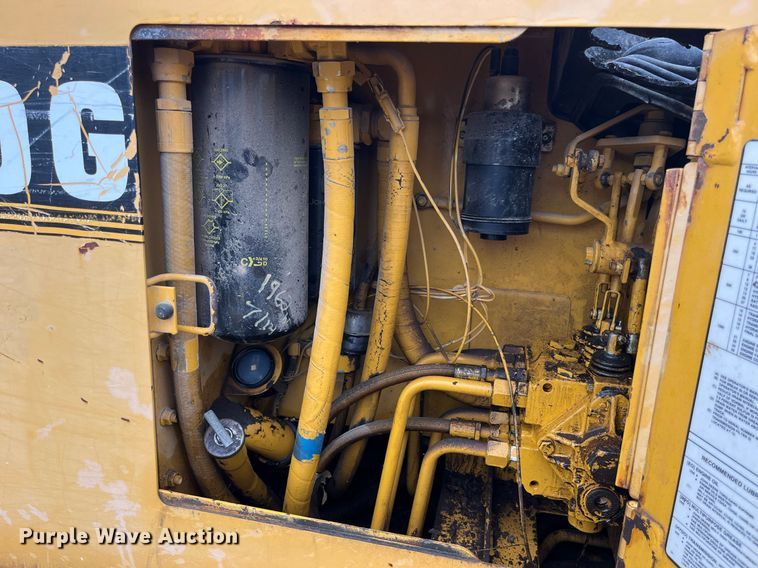 image for item LA9952 1996 John Deere 450G  dozer