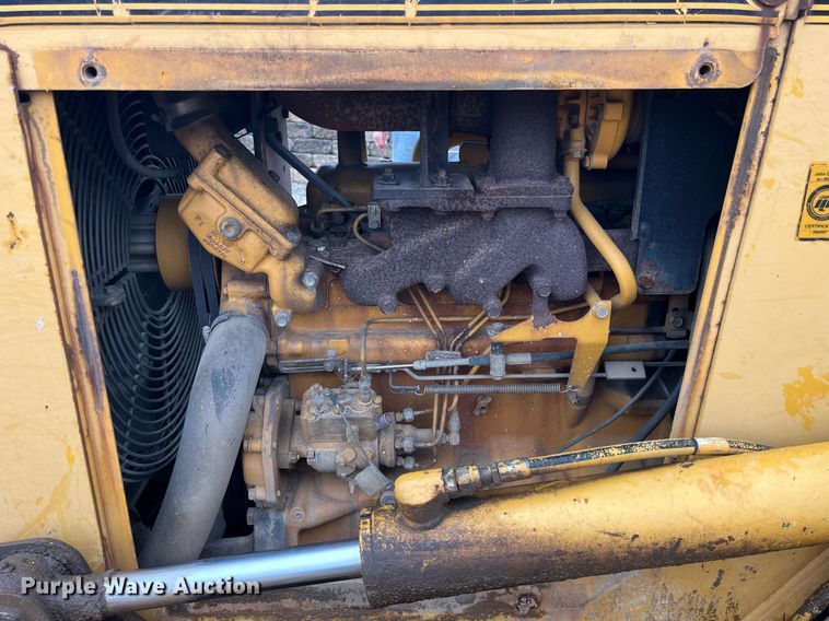 image for item LA9952 1996 John Deere 450G  dozer