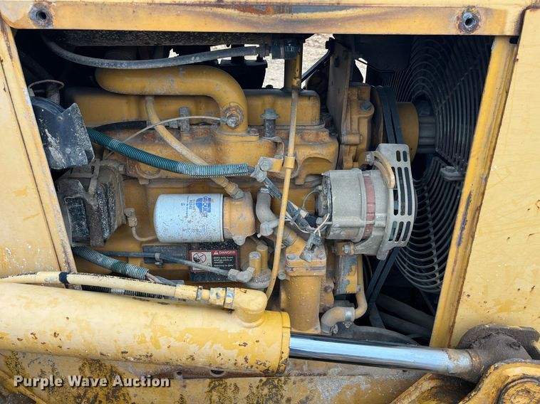 image for item LA9952 1996 John Deere 450G  dozer