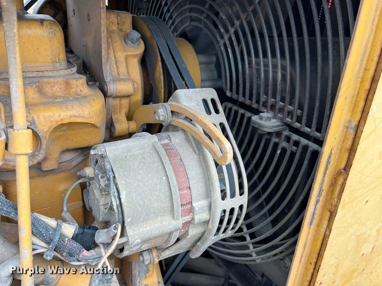 image for item LA9952 1996 John Deere 450G  dozer