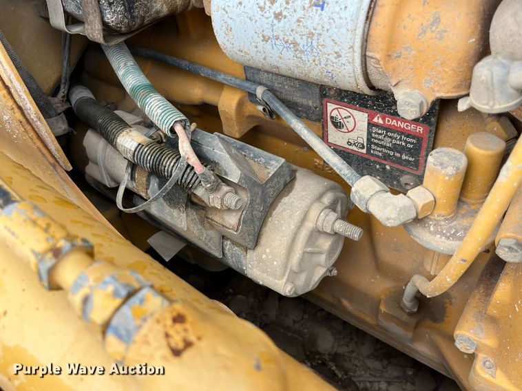 image for item LA9952 1996 John Deere 450G  dozer