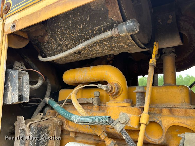 image for item LA9952 1996 John Deere 450G  dozer