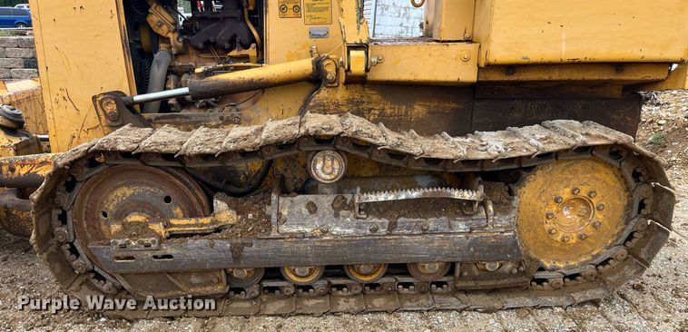 image for item LA9952 1996 John Deere 450G  dozer