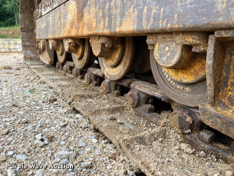 image for item LA9952 1996 John Deere 450G  dozer