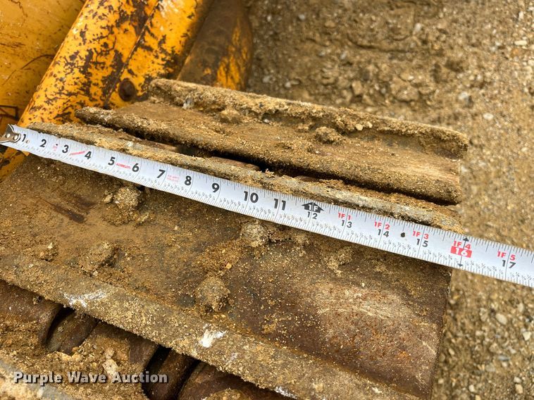 image for item LA9952 1996 John Deere 450G  dozer