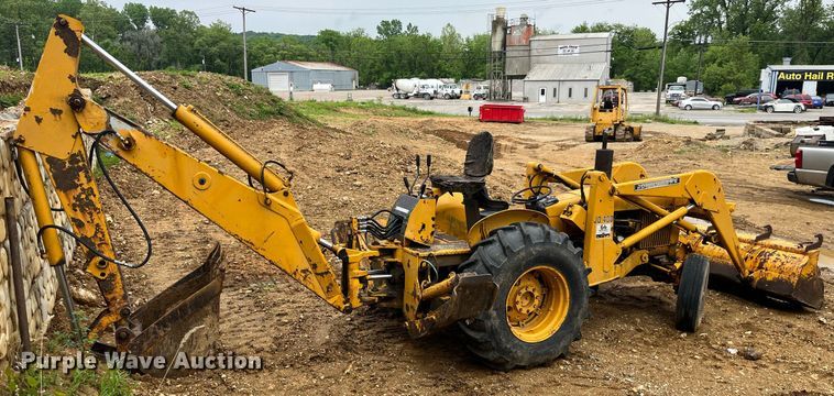 image for item LA9953 John Deere T5W3C  backhoe