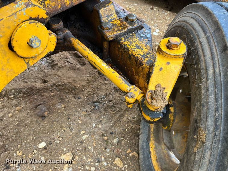 image for item LA9953 John Deere T5W3C  backhoe