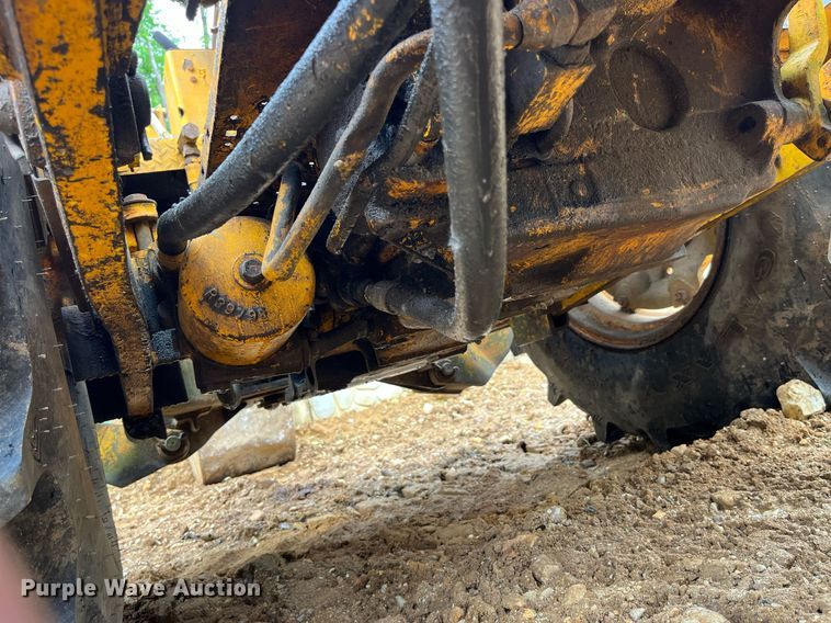 image for item LA9953 John Deere T5W3C  backhoe