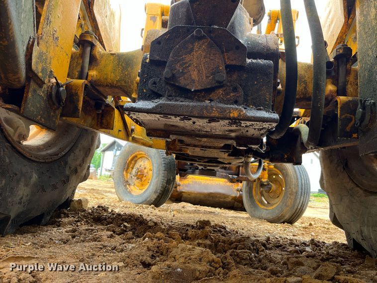 image for item LA9953 John Deere T5W3C  backhoe