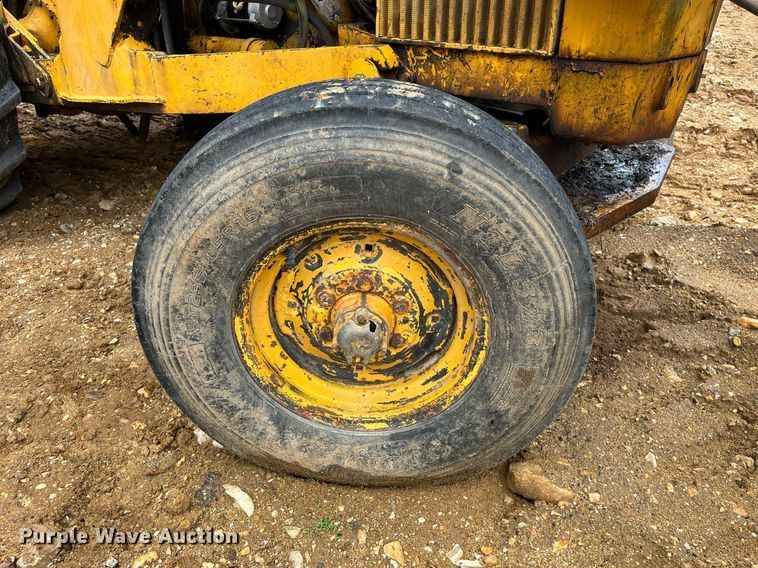 image for item LA9953 John Deere T5W3C  backhoe