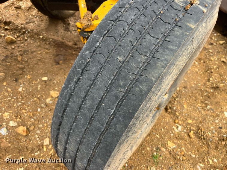 image for item LA9953 John Deere T5W3C  backhoe