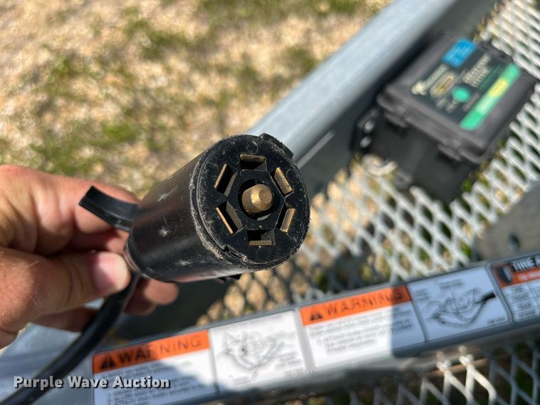 image for item LA9962 2022 Larson 5620  reel trailer