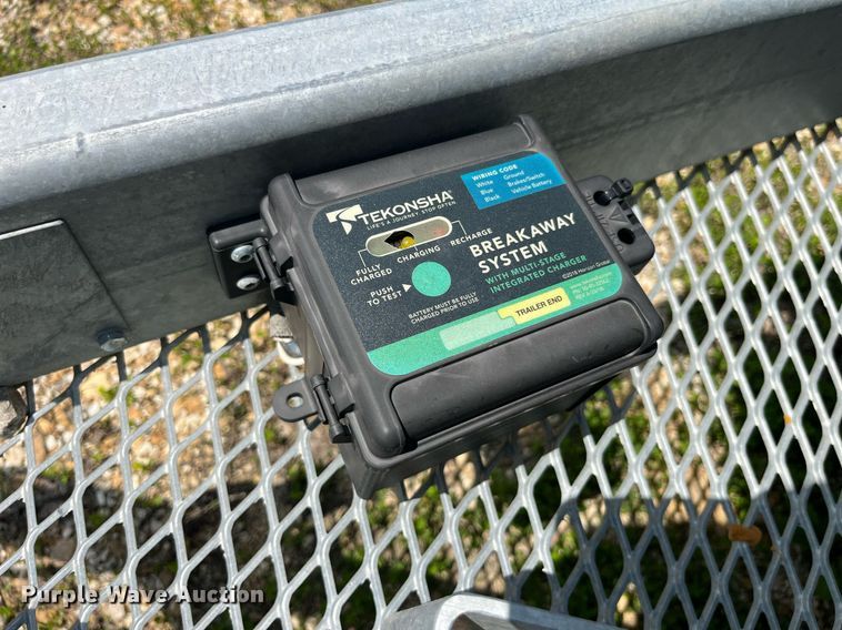 image for item LA9962 2022 Larson 5620  reel trailer