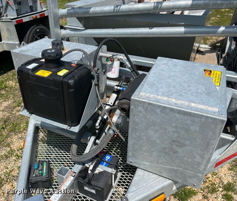 image for item LA9962 2022 Larson 5620  reel trailer