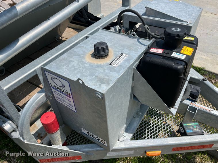 image for item LA9962 2022 Larson 5620  reel trailer