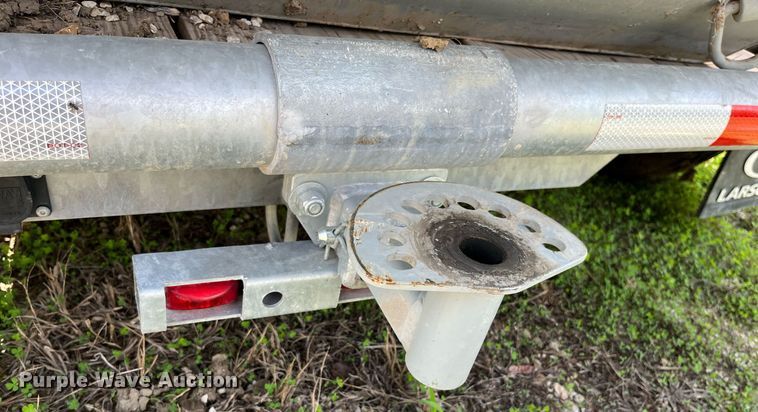 image for item LA9962 2022 Larson 5620  reel trailer