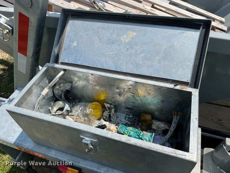 image for item LA9962 2022 Larson 5620  reel trailer