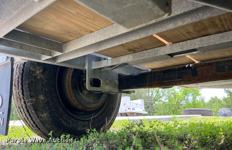 image for item LA9962 2022 Larson 5620  reel trailer