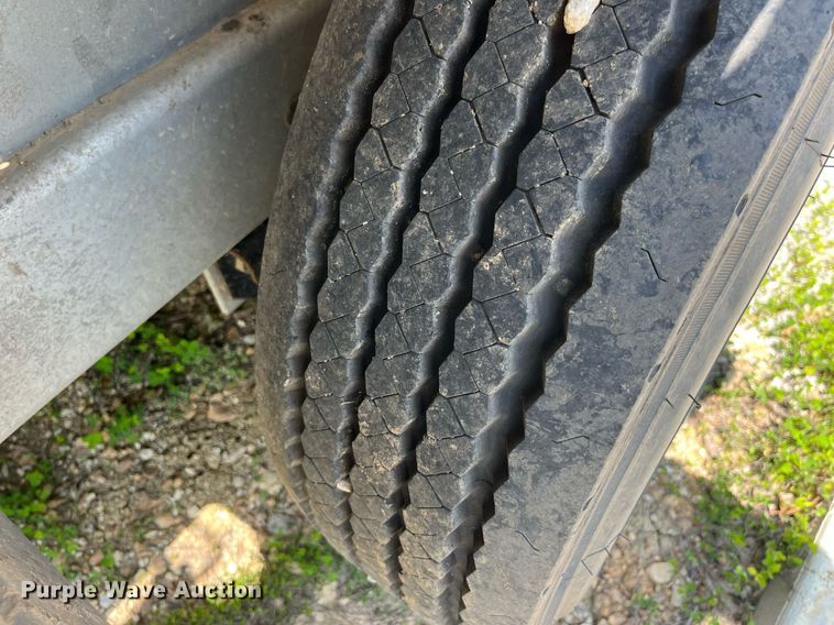 image for item LA9962 2022 Larson 5620  reel trailer