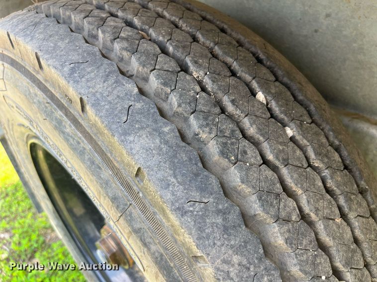 image for item LA9962 2022 Larson 5620  reel trailer