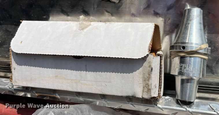 image for item LA9962 2022 Larson 5620  reel trailer