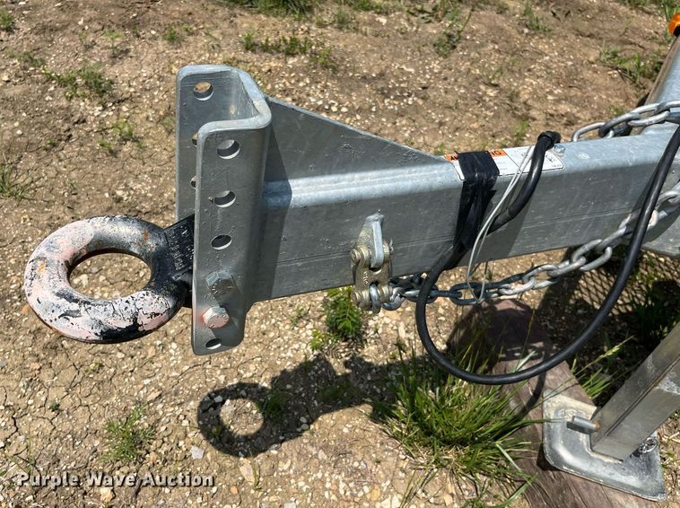 image for item LA9963 2021 Larson 5620  reel trailer