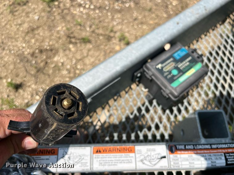 image for item LA9963 2021 Larson 5620  reel trailer