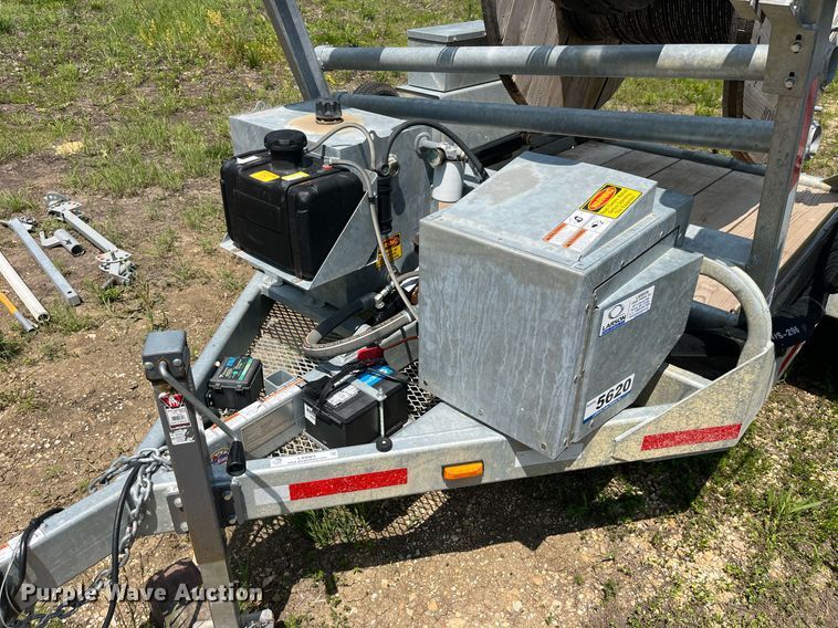 image for item LA9963 2021 Larson 5620  reel trailer